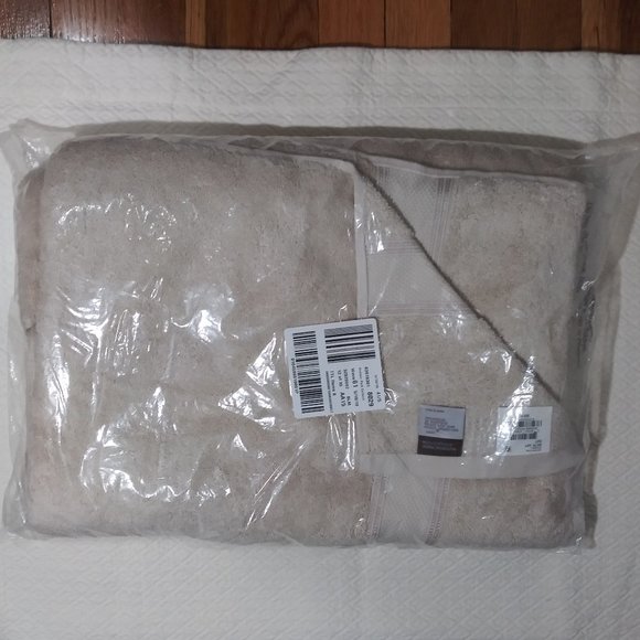 Hudson Park Bath Sheet - Picture 2 of 8